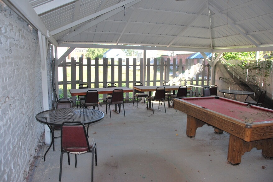 116 W Maple St, Slater, MO for lease - Building Photo - Image 3 of 6