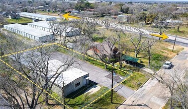 409 N Stone St, Caldwell, TX à louer Photo intérieure- Image 2 de 13