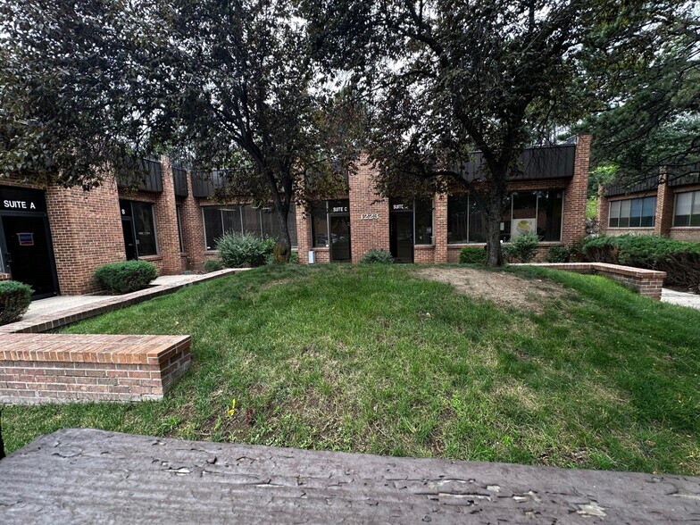 1223 Lake Plaza Dr, Colorado Springs, CO for lease - Building Photo - Image 2 of 8