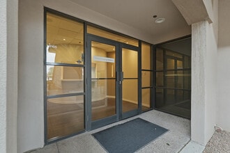 7032-7054 E Cochise Rd, Scottsdale, AZ for lease Interior Photo- Image 1 of 19