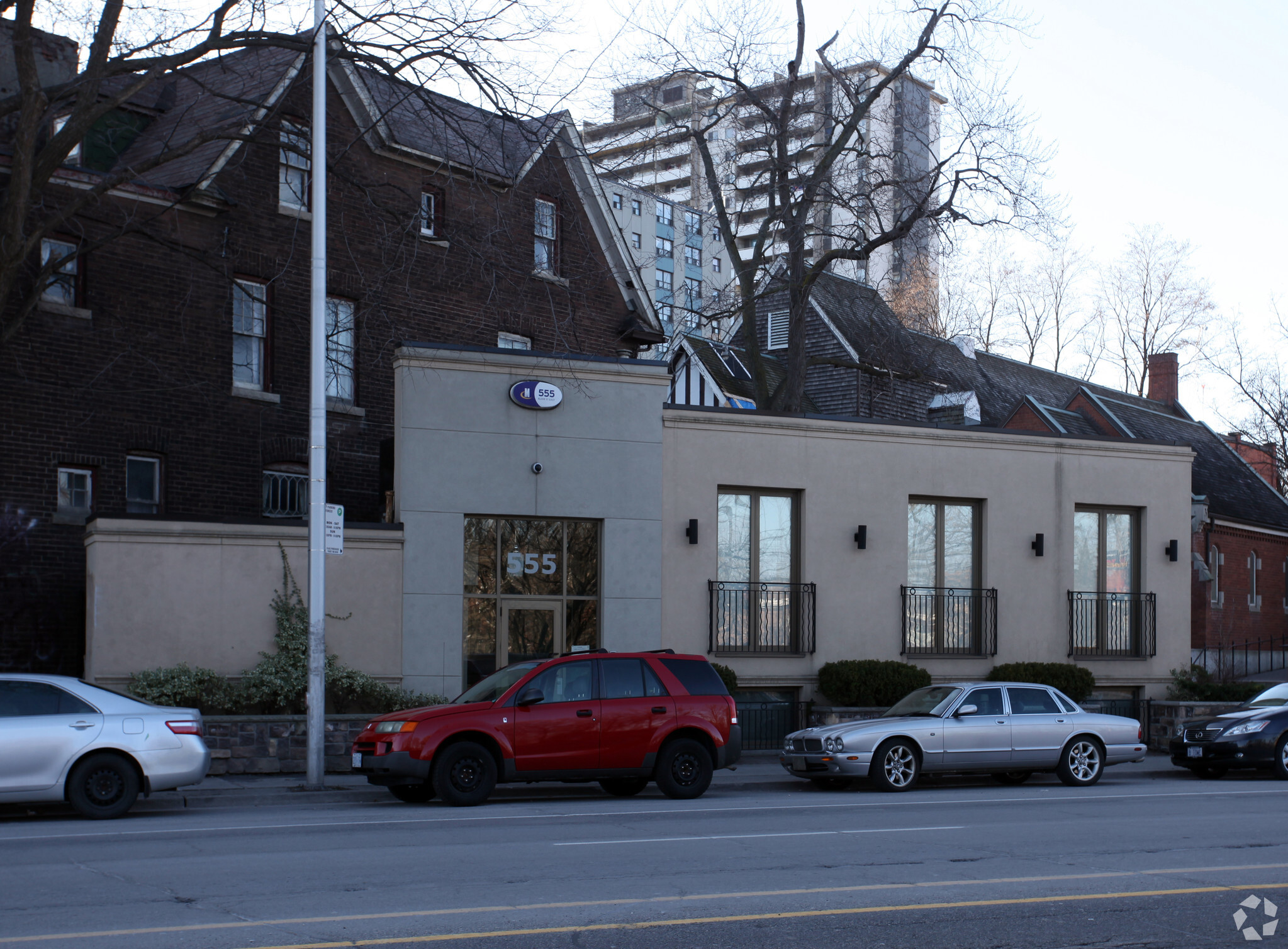 555 Bloor St E, Toronto, ON for lease Primary Photo- Image 1 of 3