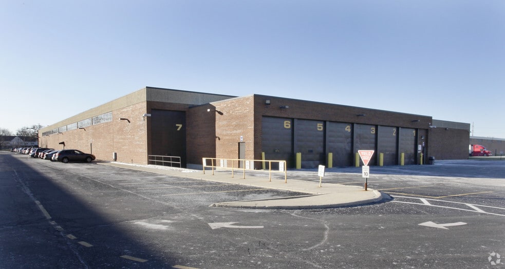 1666 E Touhy Ave, Des Plaines, IL for sale - Building Photo - Image 3 of 6
