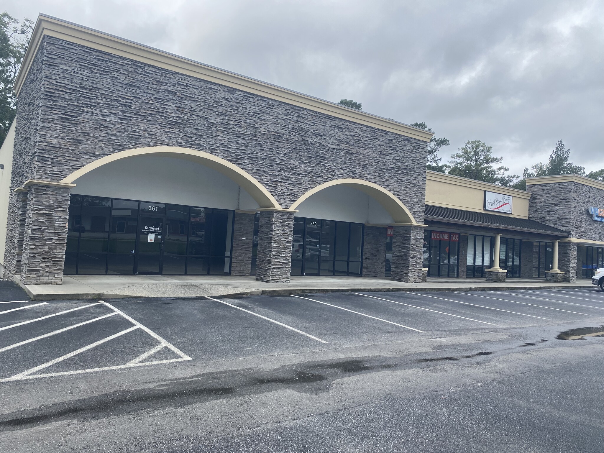 341-361 Northside Dr, Valdosta, GA for lease Building Photo- Image 1 of 3