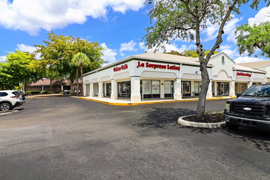 8793 Tamiami Trl E, Naples, FL à louer - Photo du bâtiment - Image 3 de 7