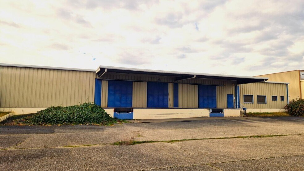 50 Rue Du Mollaret, Saint-Quentin-Fallavier for sale - Building Photo - Image 3 of 12