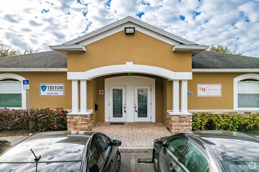 7324 W Comanche Ave, Tampa, FL à vendre - Photo du bâtiment - Image 3 de 5