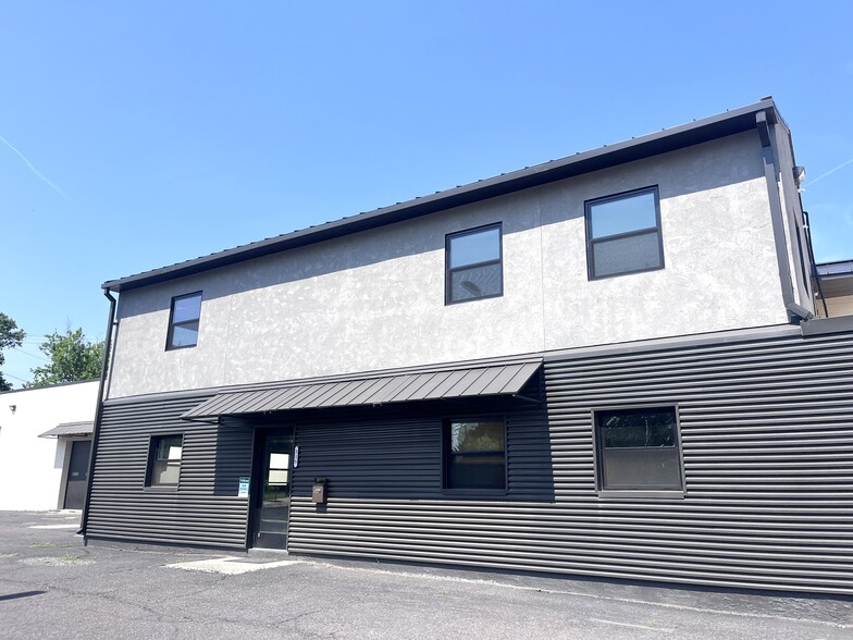 215 S Washington St, Pottstown, PA for lease - Building Photo - Image 2 of 5