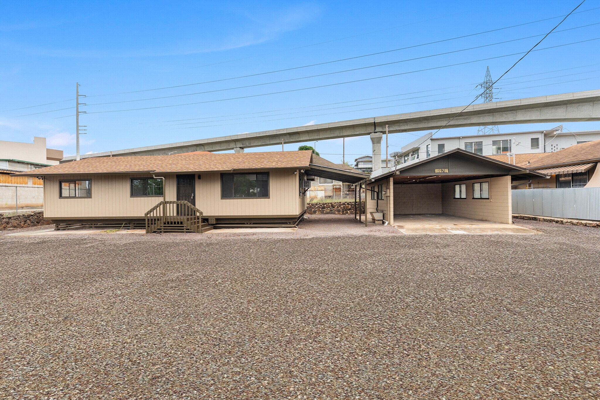 667-B Kam Hwy, Pearl City, HI à louer Photo principale- Image 1 de 13