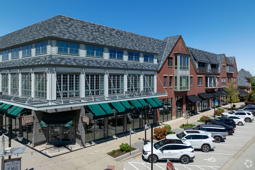 2081 Tower Dr, Glenview, IL for sale - Building Photo - Image 2 of 8