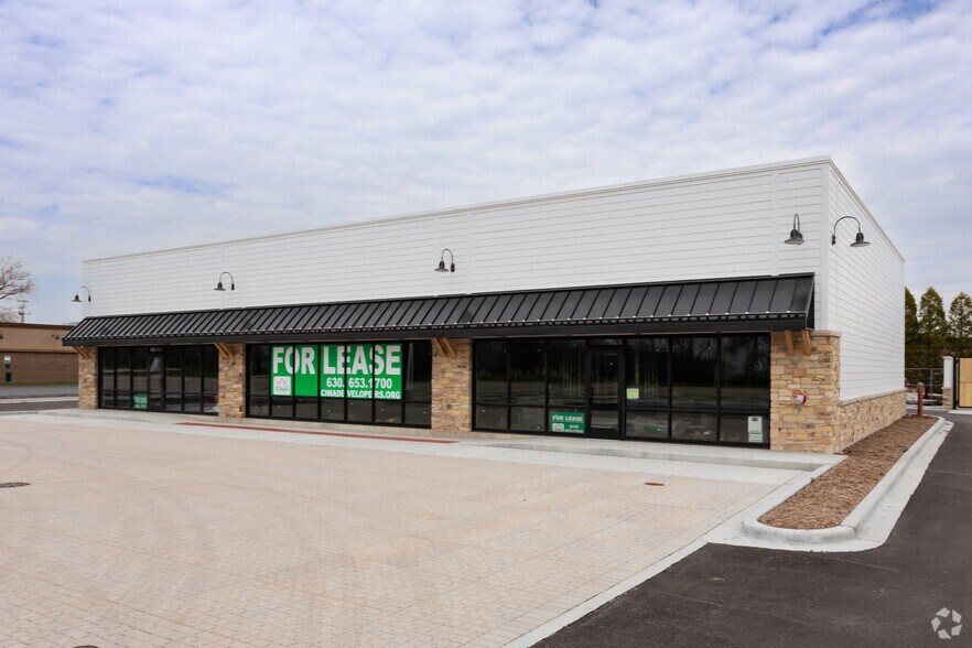 1448 Algonquin Rd, Palatine, IL à louer - Photo du bâtiment - Image 2 de 4