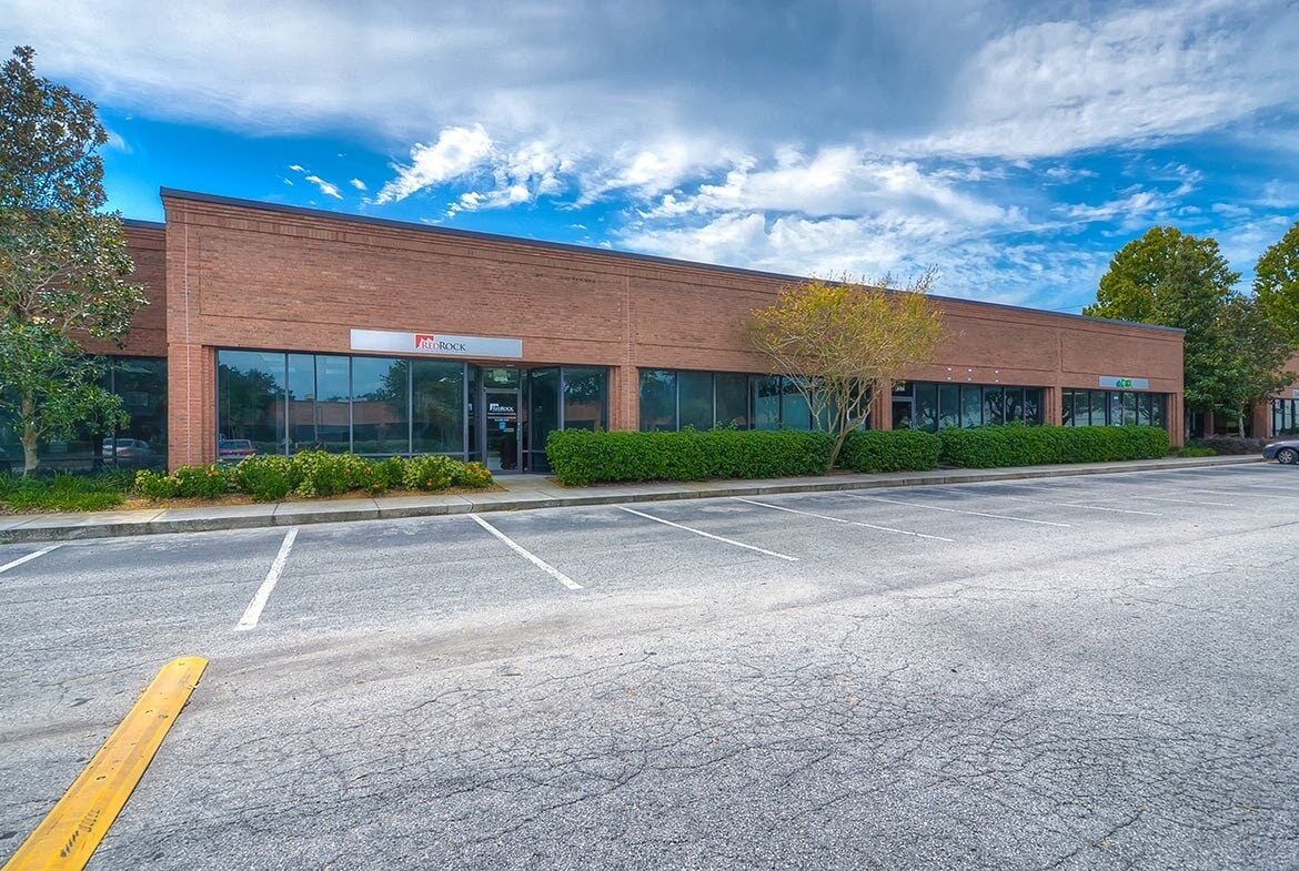 8152-8198 Woodland Center Blvd, Tampa, FL for lease Building Photo- Image 1 of 8