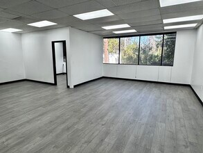 4401 Emerson St, Jacksonville, FL à louer Photo intérieure- Image 1 de 2