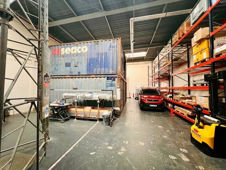 Flex dans Aubervilliers à louer - Photo du bâtiment - Image 1 de 14