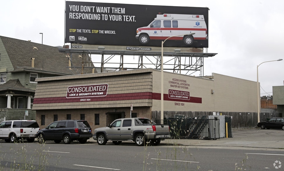 508-510 W MacArthur Blvd, Oakland, CA for sale - Primary Photo - Image 1 of 9