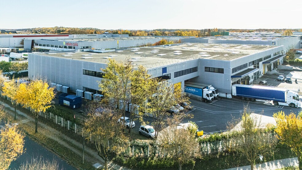 Industriel dans Combs-la-Ville à louer - Photo du bâtiment - Image 3 de 3