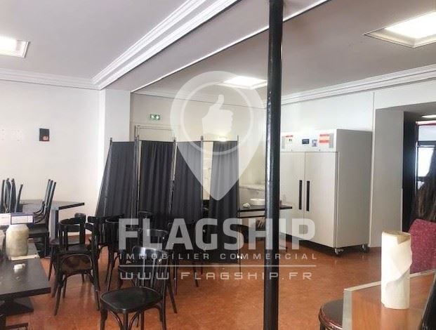 Retail in Alfortville for sale Interior Photo- Image 1 of 6