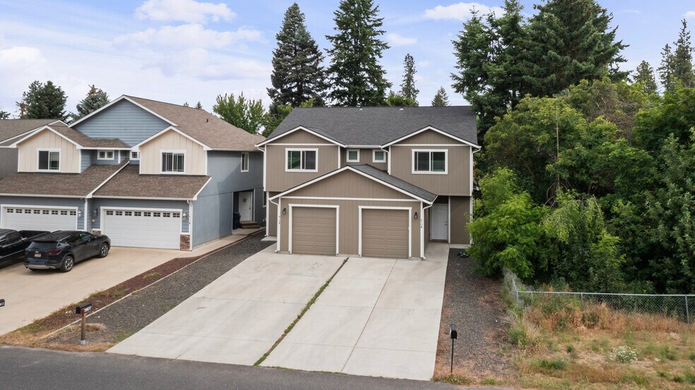 419 E E St, Deer Park, WA à vendre - Aérien - Image 3 de 24
