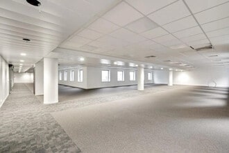 2 Place Des Vosges, Courbevoie for lease Interior Photo- Image 1 of 10