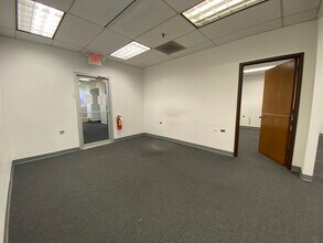 288 N Broad St, Elizabeth, NJ for lease Interior Photo- Image 2 of 9