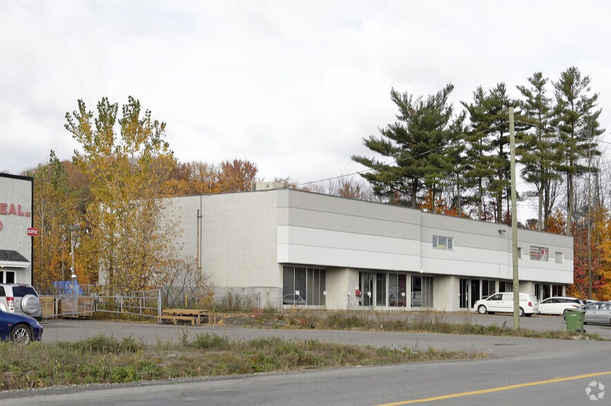 342-350 Boul Roland-Godard, Saint-Jérôme, QC for lease - Primary Photo - Image 1 of 2