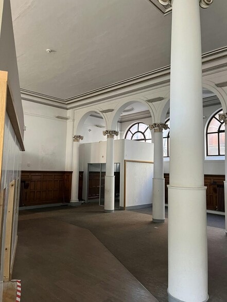 133-134 Aldersgate St, London for lease - Interior Photo - Image 2 of 5