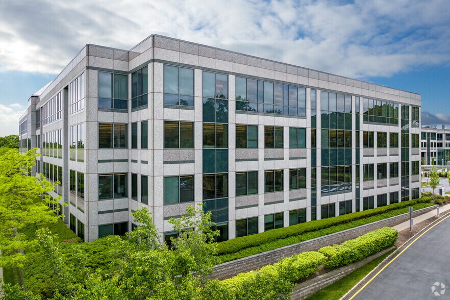 399 Interpace Pky, Parsippany, NJ à louer - Photo du bâtiment - Image 1 de 11