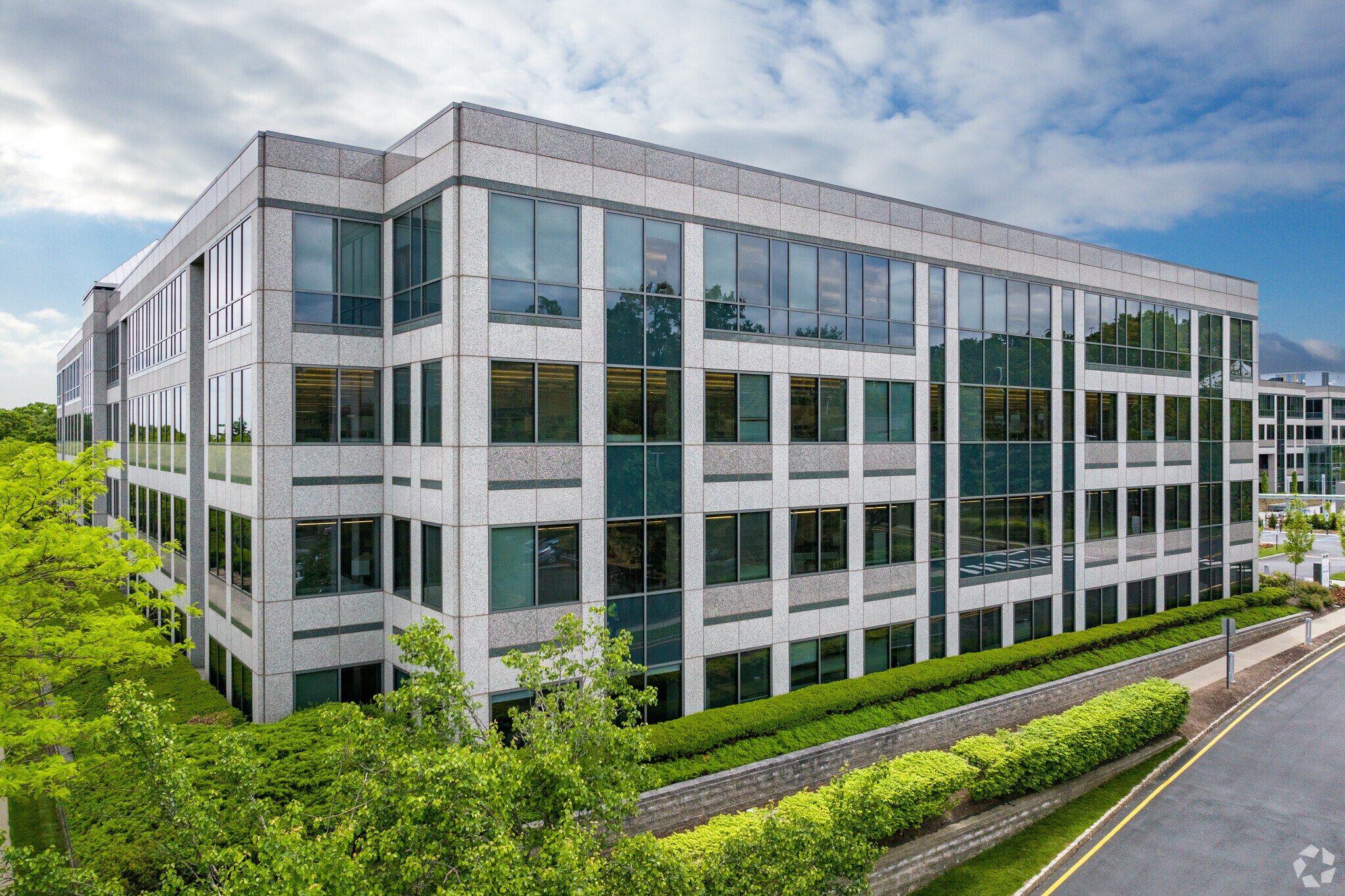 399 Interpace Pky, Parsippany, NJ à louer Photo du bâtiment- Image 1 de 12