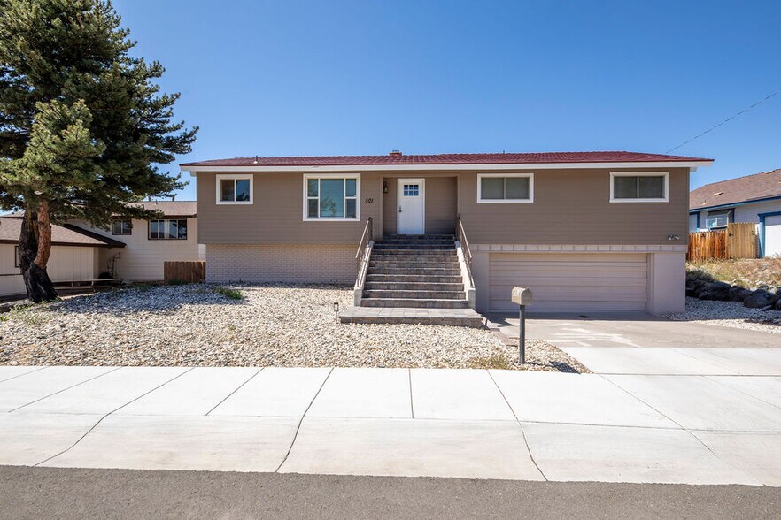501 Talus Way, Reno, NV for sale - Primary Photo - Image 1 of 1