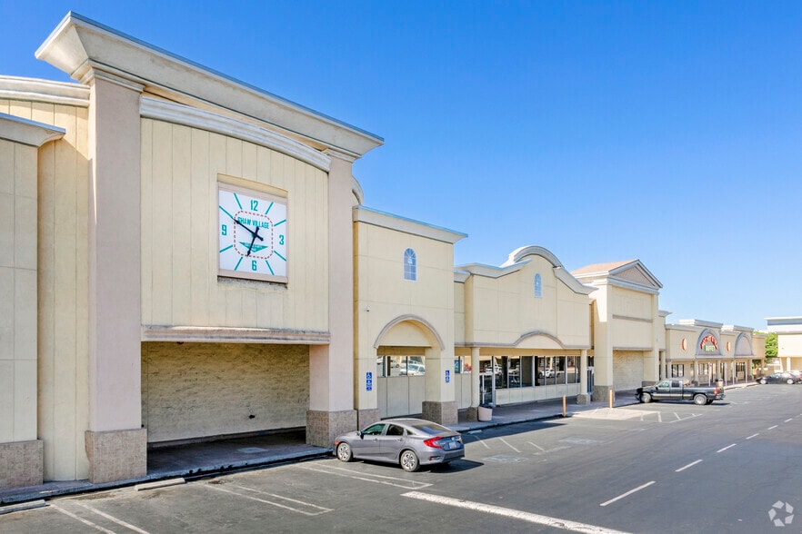 406-498 W Shaw Ave, Clovis, CA for lease - Primary Photo - Image 1 of 17