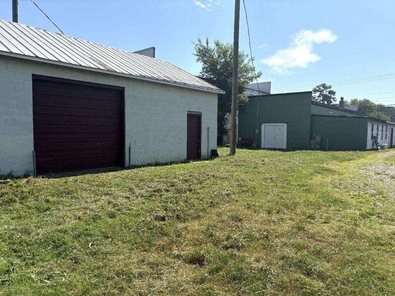 26 Main Street, Mathews, VA for sale - Building Photo - Image 3 of 10