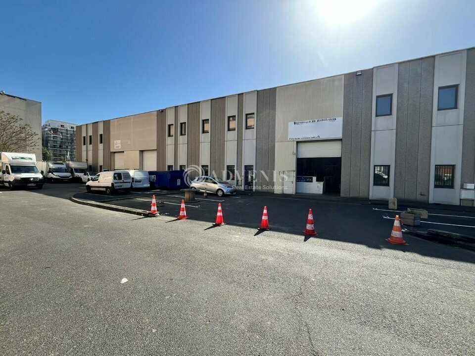 Flex dans Gennevilliers à louer Photo du bâtiment- Image 1 de 8