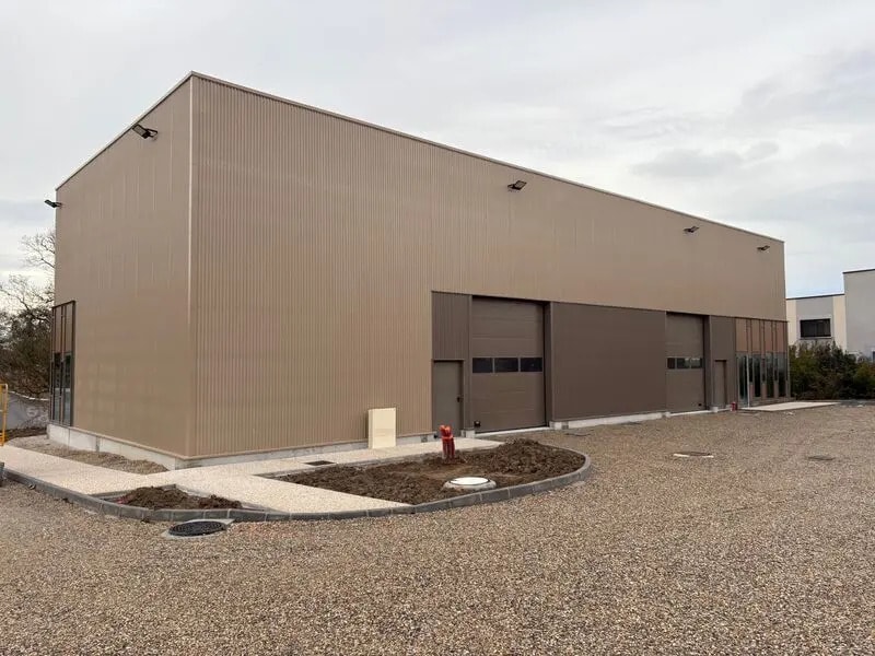 Flex in Jons for lease Building Photo- Image 1 of 9