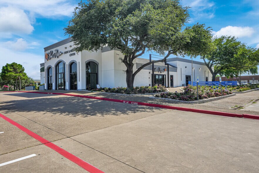 1801 N Plano Rd, Richardson, TX à vendre - Photo du bâtiment - Image 3 de 15