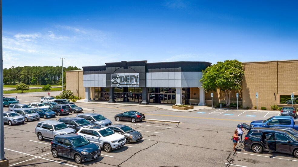 102-400 Westwood Shopping Ctr, Fayetteville, NC à louer - Photo du bâtiment - Image 2 de 22