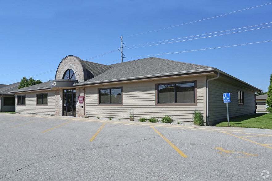 1143 Warwick Way, Racine, WI for lease - Building Photo - Image 2 of 5