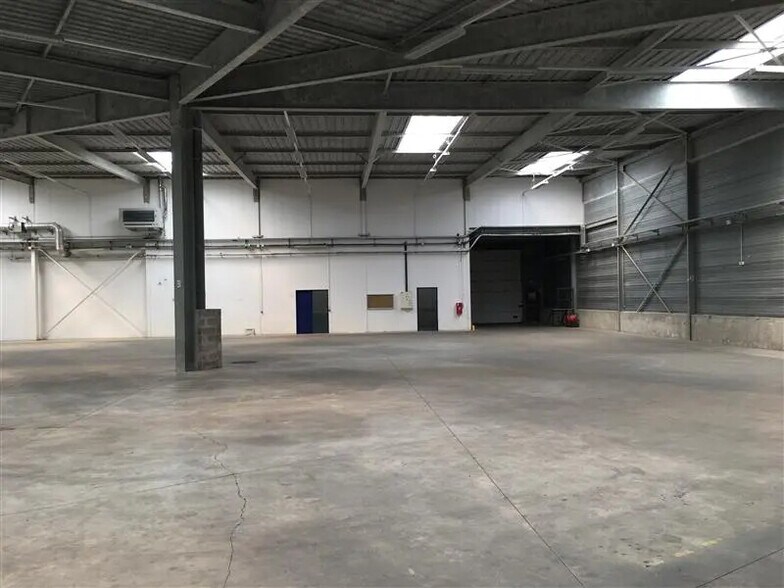 Flex in Collégien for lease - Interior Photo - Image 3 of 5