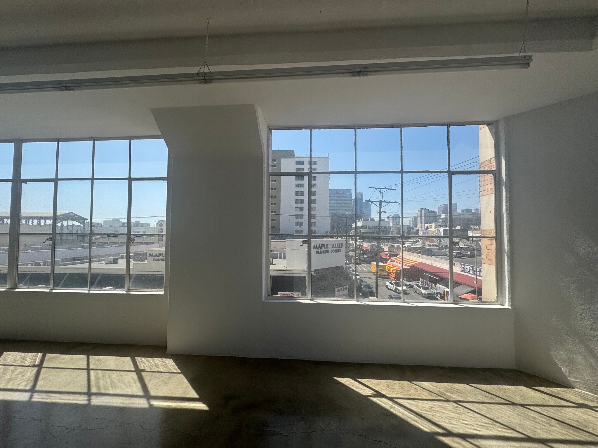 1206 S Maple Ave, Los Angeles, CA for lease Interior Photo- Image 1 of 2