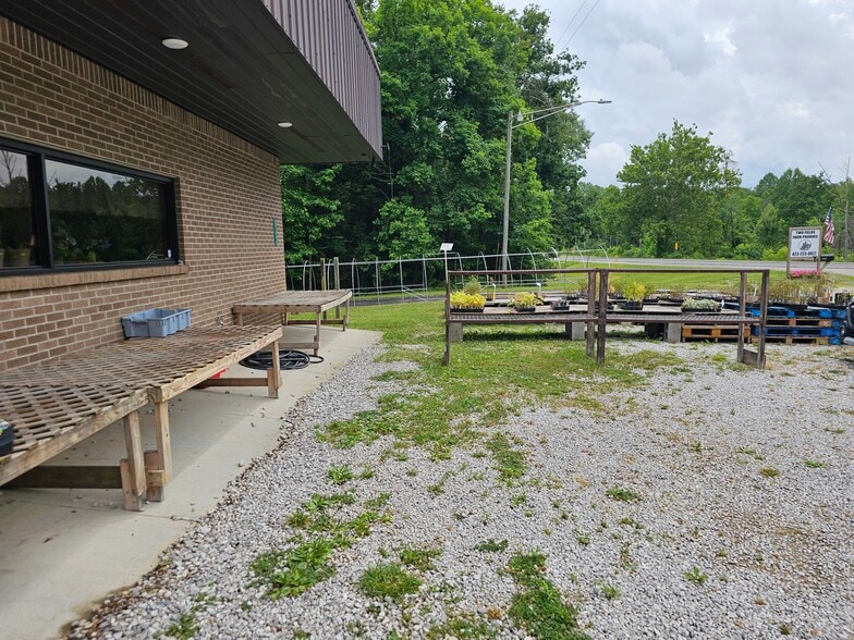 27090 Scott Hwy, Winfield, TN à vendre - Photo du bâtiment - Image 2 de 15