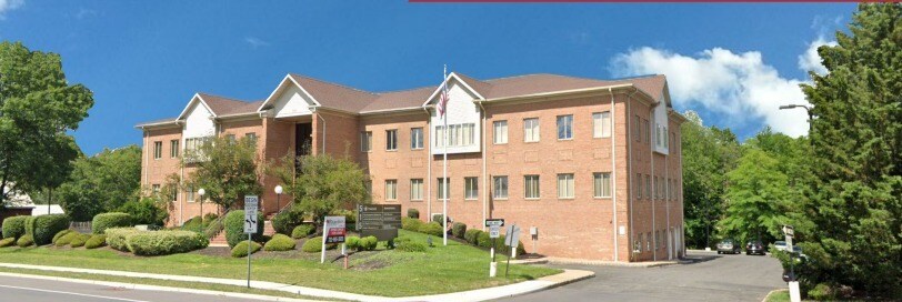 515 Plainfield Ave, Edison, NJ à louer - Photo du bâtiment - Image 1 de 3