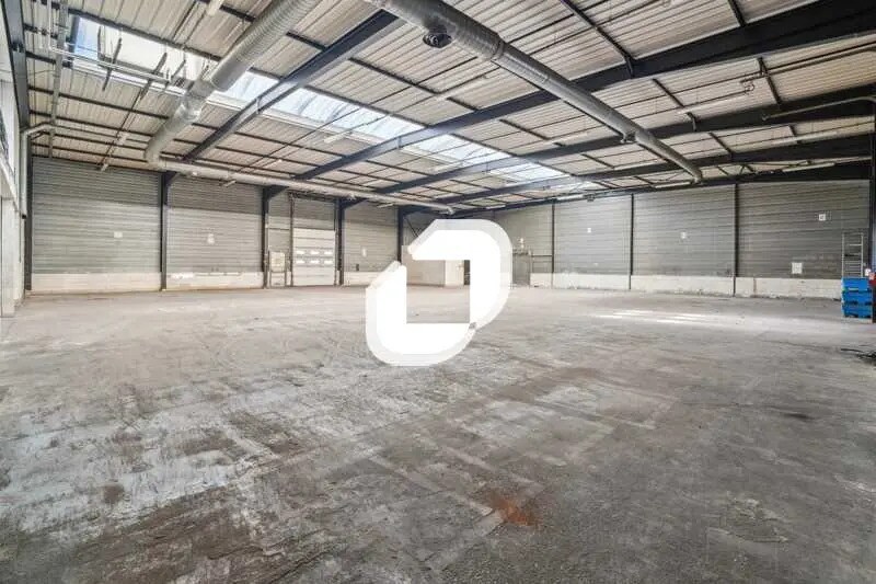 Office in Villepinte for lease - Interior Photo - Image 2 of 8