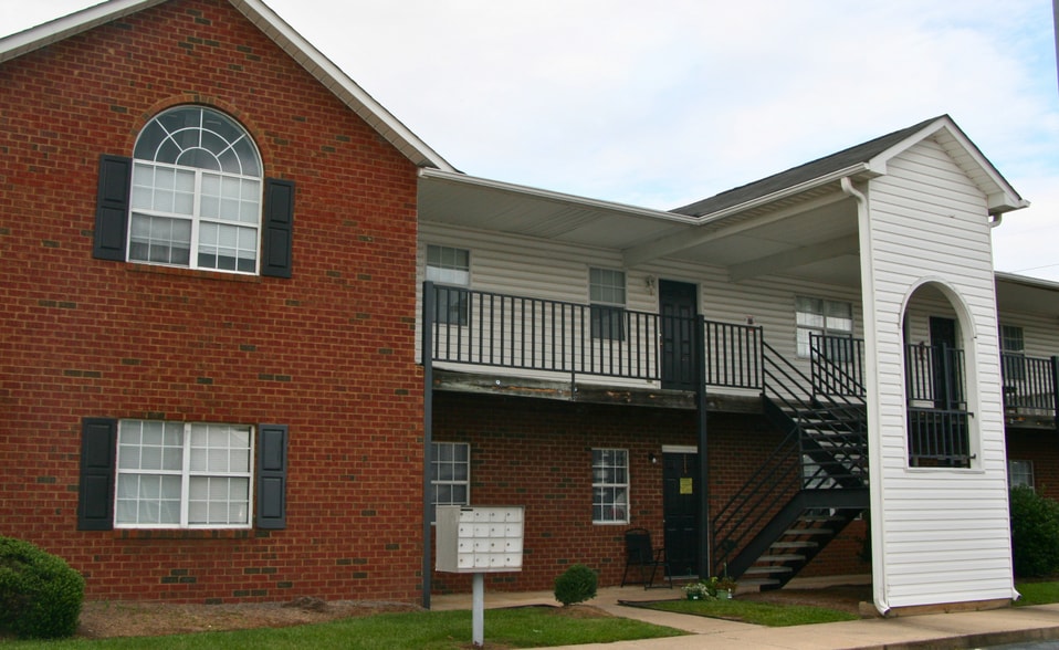 1286 Park West Dr, Greenville, NC for sale - Building Photo - Image 2 of 4