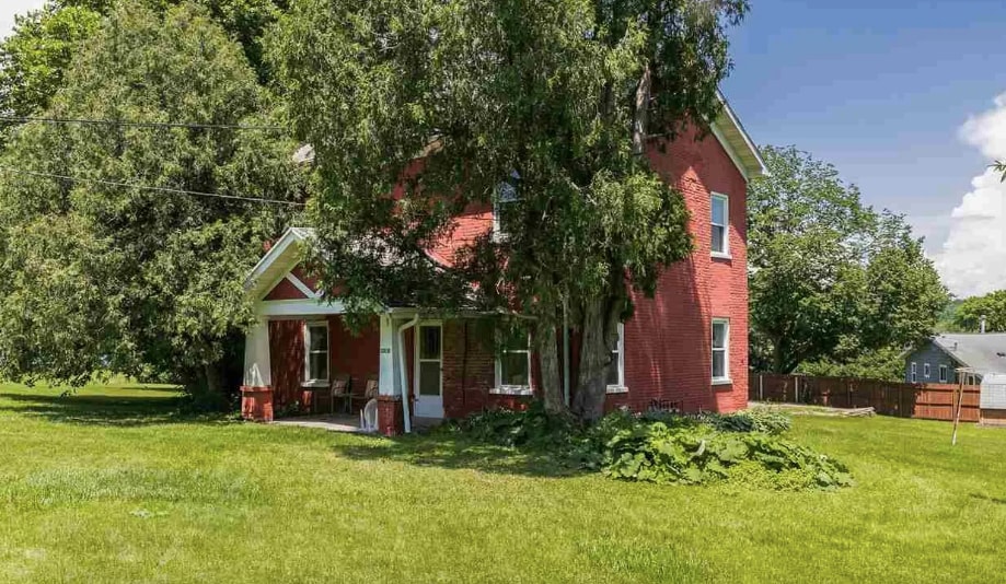 3010 Johnson Ave NW, Cedar Rapids, IA for sale - Primary Photo - Image 1 of 9