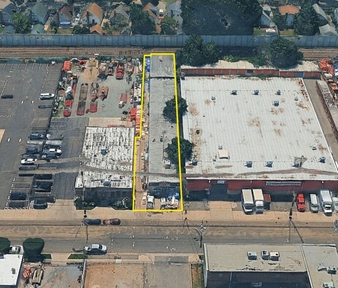 117 E 2nd St, Mineola, NY for lease - Building Photo - Image 1 of 5