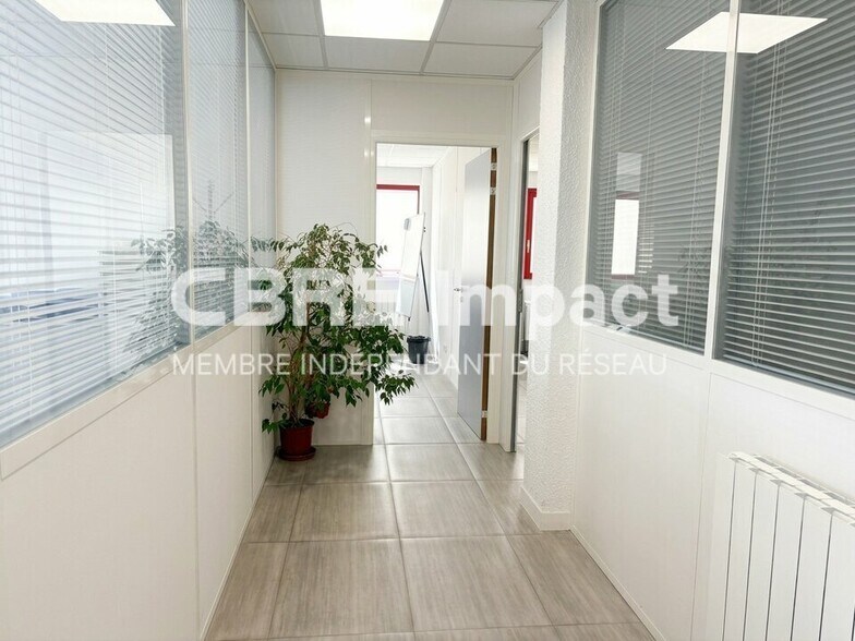 63 Avenue De Tavaux, Chevigny-Saint-Sauveur for lease - Interior Photo - Image 1 of 8