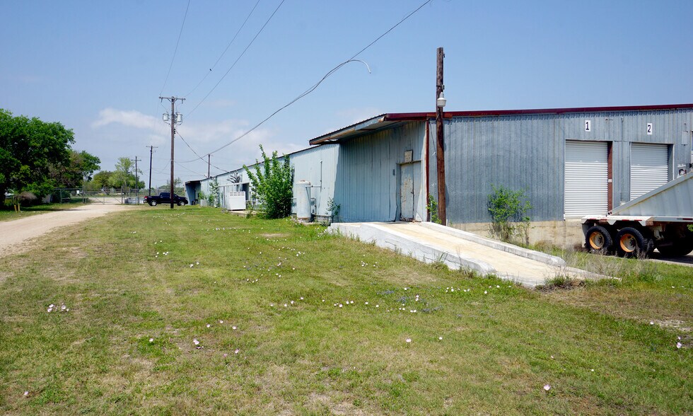 1200 E 4th, Taylor, TX for sale - Building Photo - Image 1 of 7