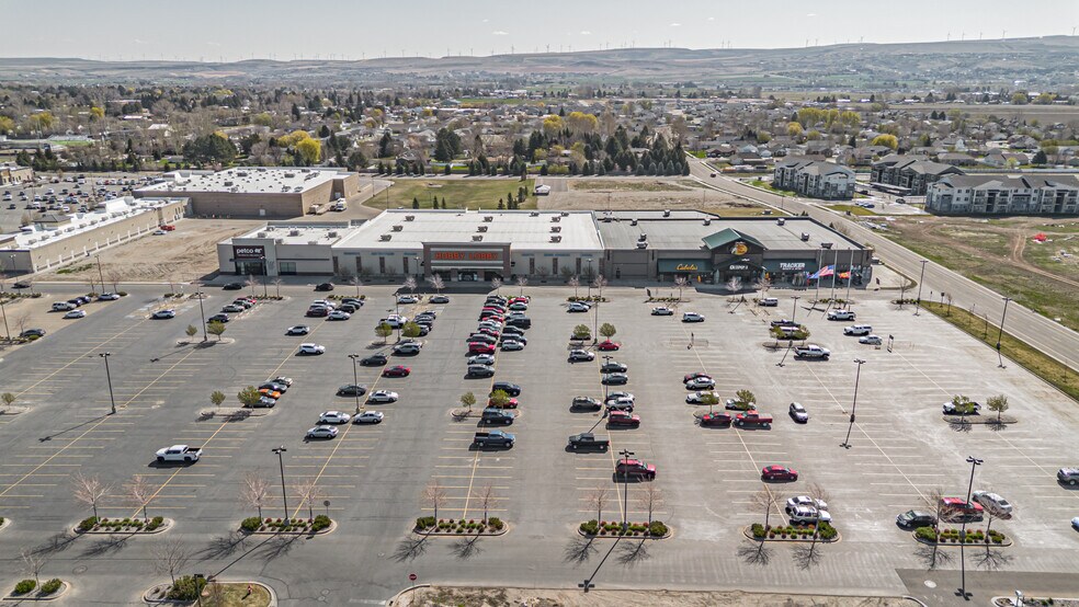 2750 Sunnyside rd, Ammon, ID à louer - Photo du bâtiment - Image 3 de 5