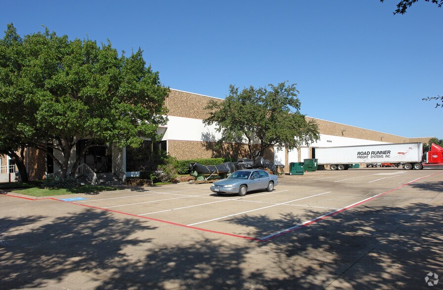 11025-11035 Switzer Ave, Dallas, TX à louer - Photo du bâtiment - Image 2 de 6
