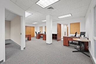 1224 Mill St, East Berlin, CT for lease Interior Photo- Image 2 of 2