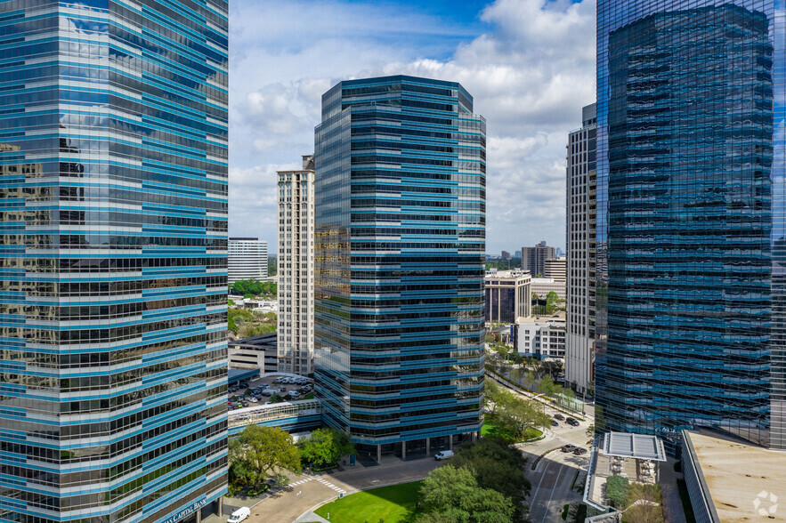 1300 Post Oak Blvd, Houston, TX à louer - Photo du b timent - Image 1 de 37