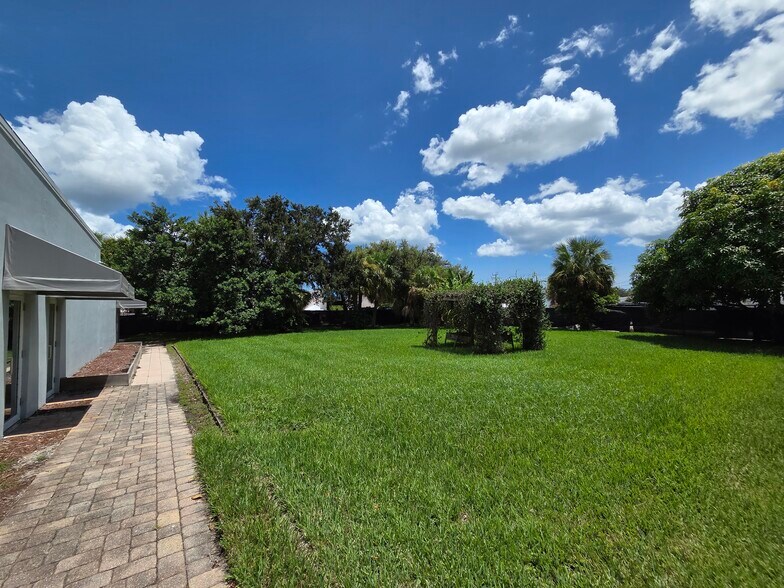 10300 Riverside Dr, Palm Beach Gardens, FL à louer - Photo du bâtiment - Image 2 de 14